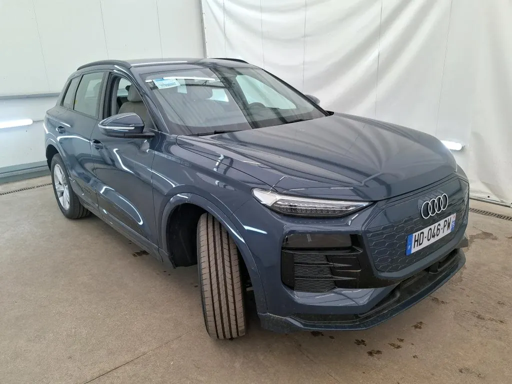 Audi Q6 E-tron Design - Quattro - Electric - Automatic - 387 hp - 101 km