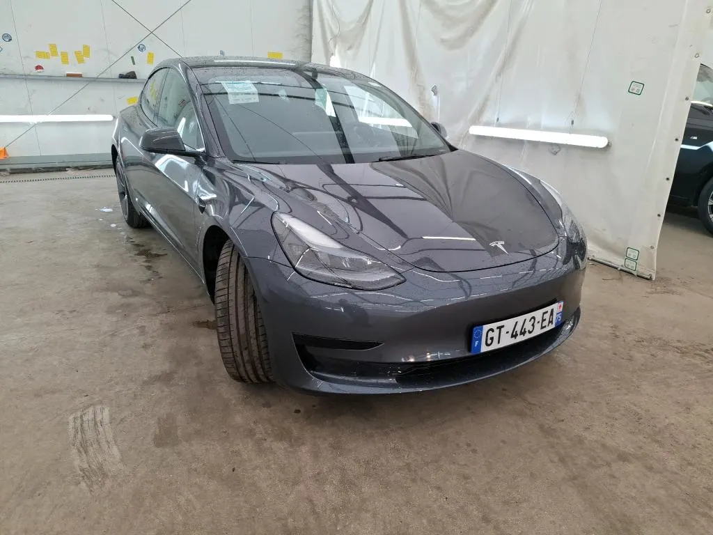 Tesla Model 3 Standard Range - Electric - Automatic - 283 hp - 12.951 km