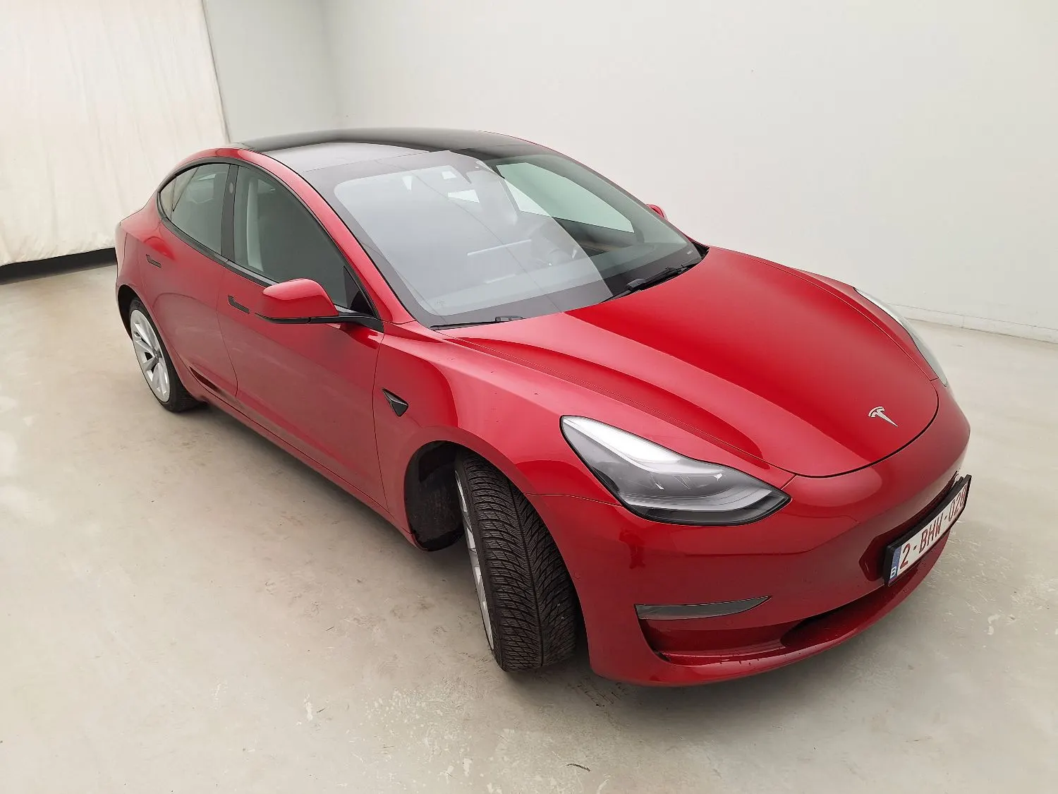 Tesla Model 3 Long Range - Electric - Automatic - 476 hp - 66.935 km