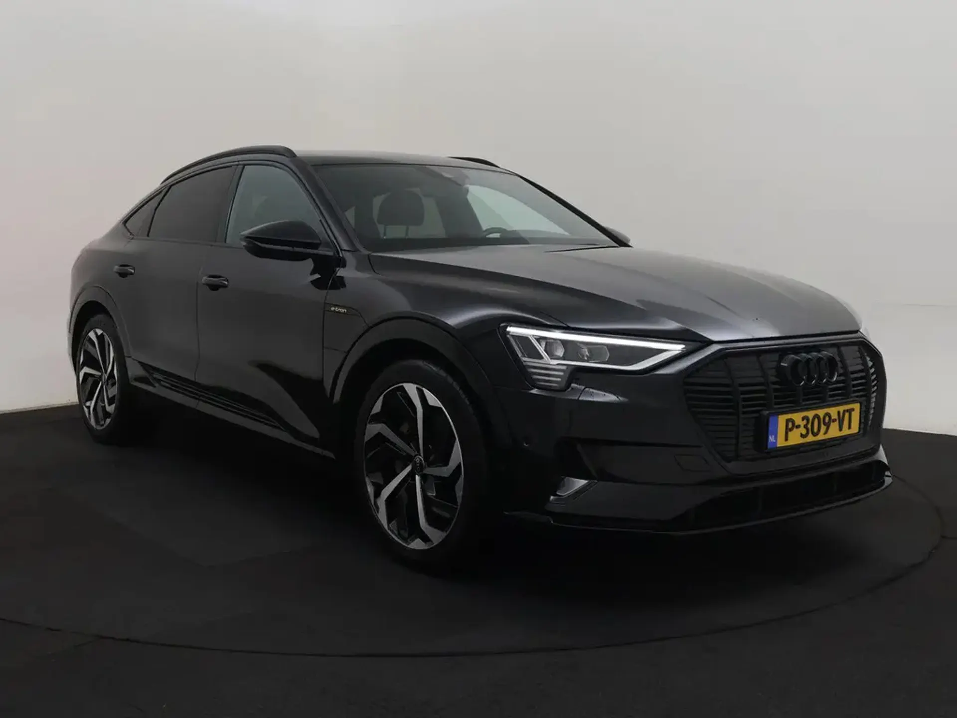 Audi E-Tron Sportback 55 S Line - Electric - Automatic - 408 hp - 119.069 km