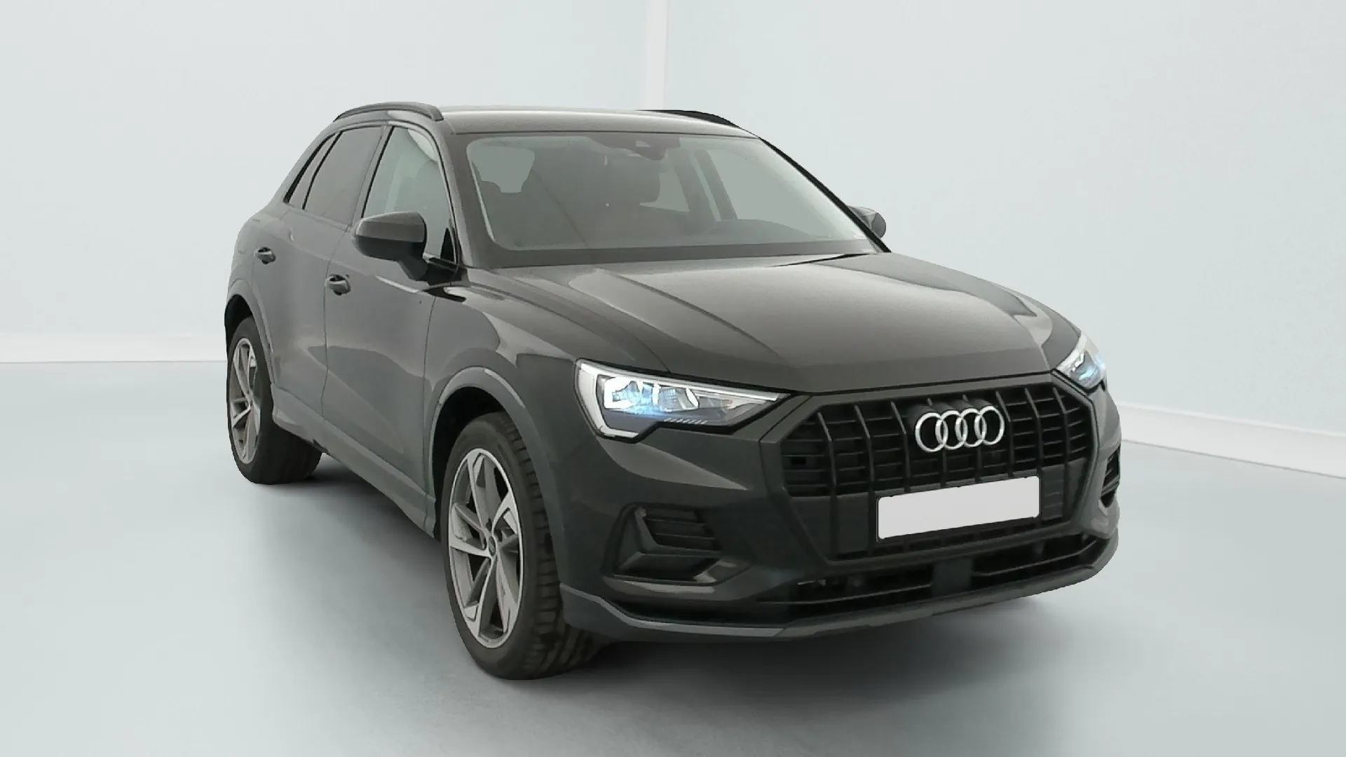 Audi Q3 35 TDI Design - Diesel - Automatic - 150 hp - 39.610 km