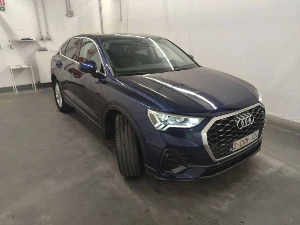 Audi Q3 Sportback 45 TFSIe Attraction - Hybrid - Automatic - 150 hp - 48.105 km