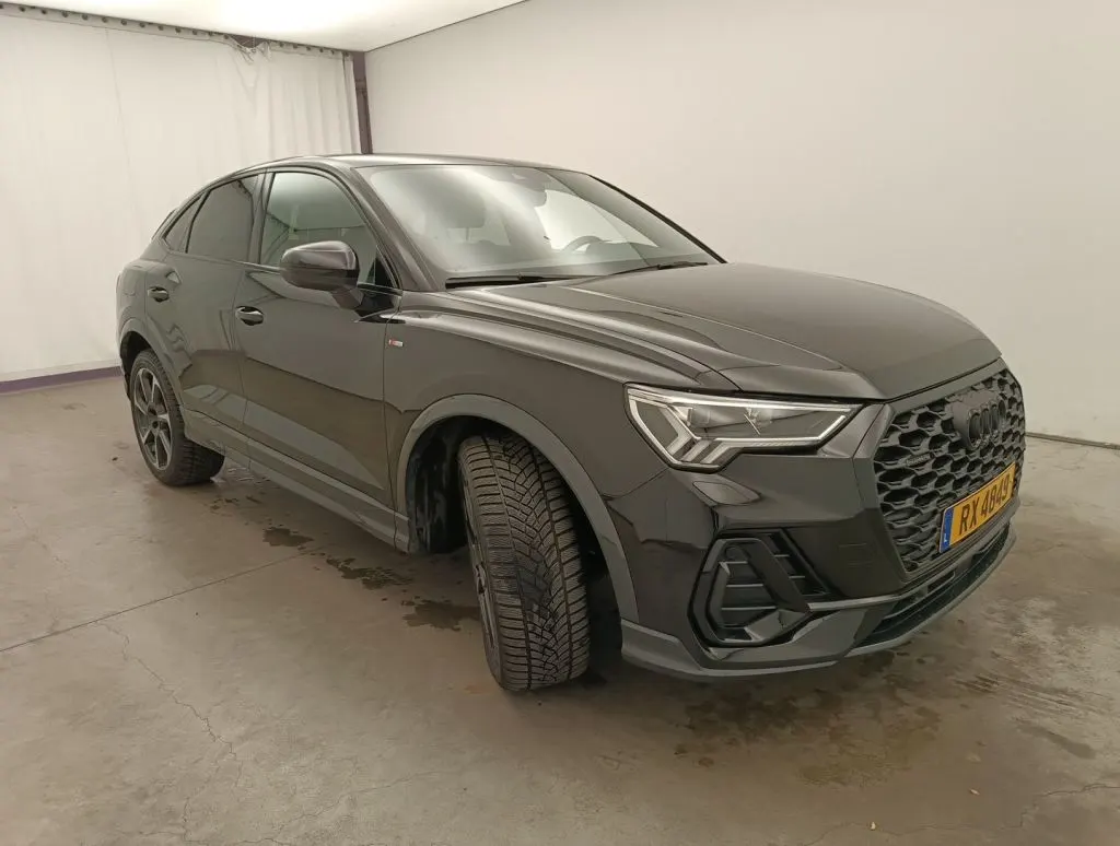 Audi Q3 Sportback 40 TFSI S Line - Petrol - Automatic - 190 hp - 87.160 km