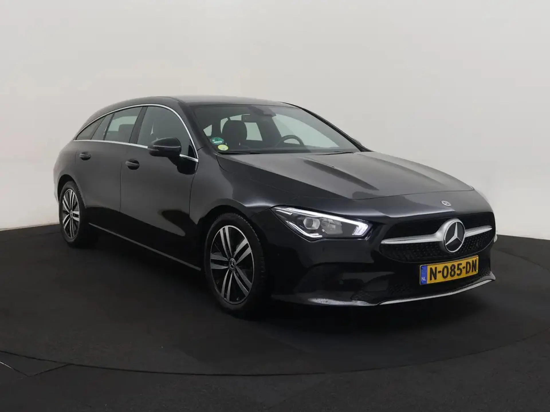 Mercedes-Benz CLA Shooting Brake 180d Business Solution - Diesel - Automatic - 116 hp - 142.918 km