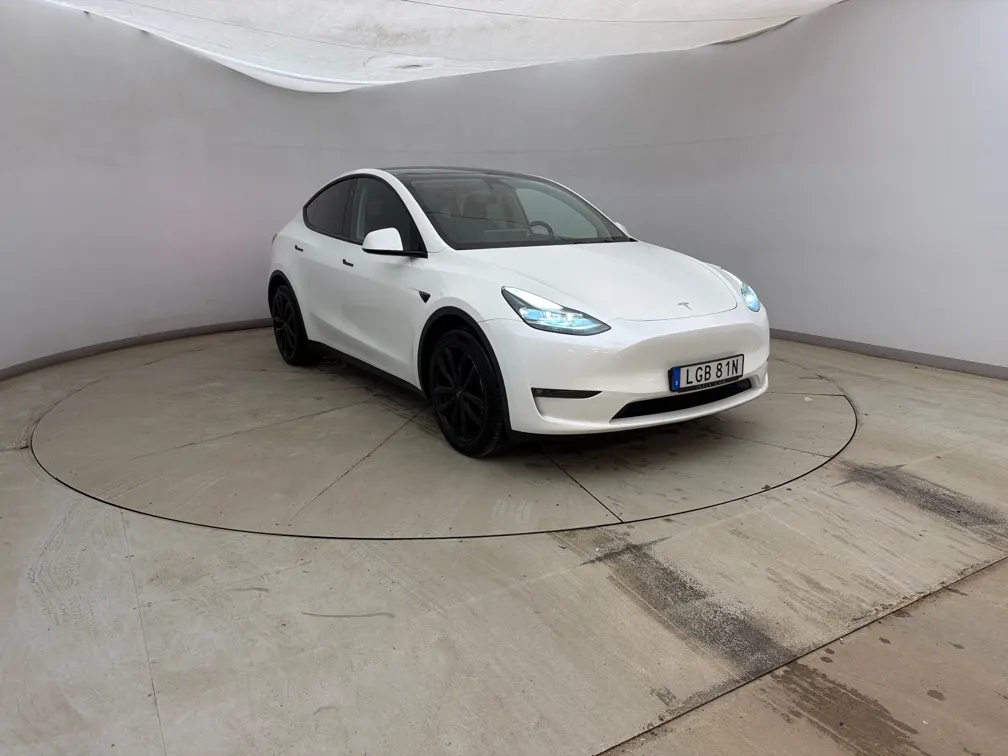 Tesla Model Y Long Range - Dual Motor - Electric - Automatic - 514 hp - 57.446 km