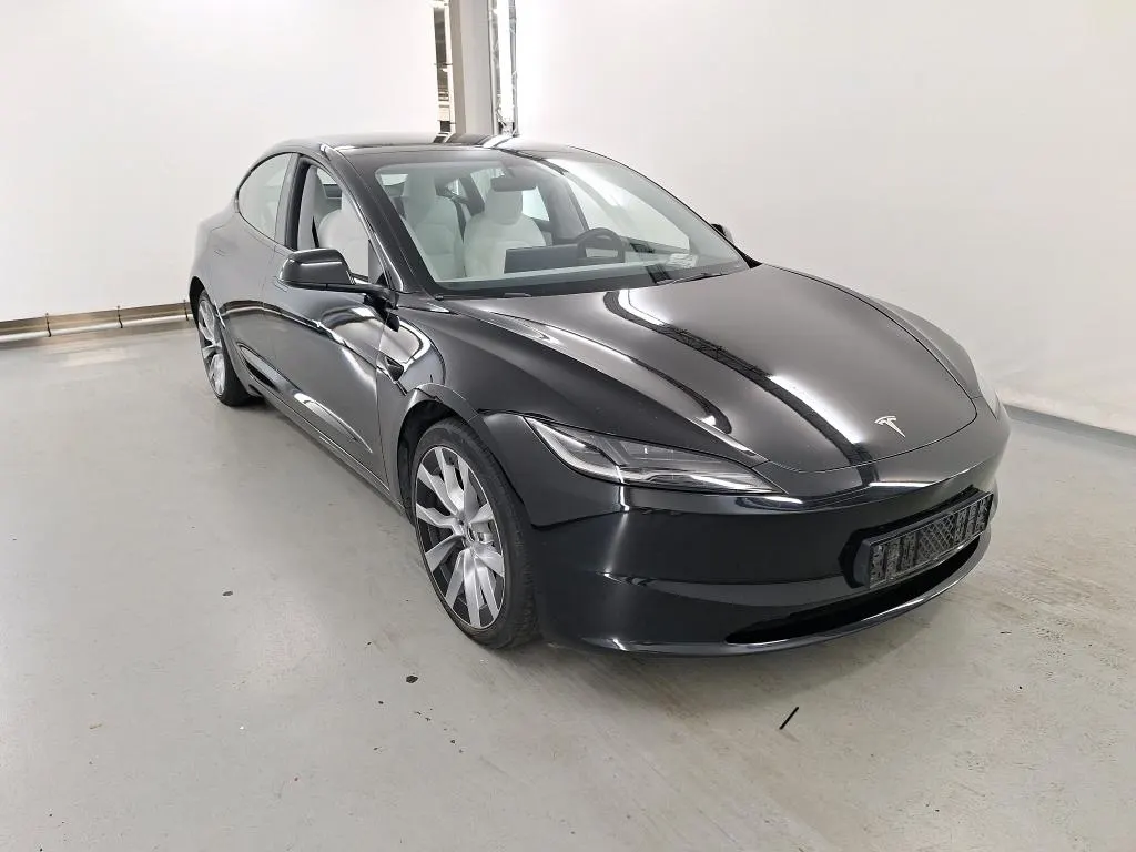 Tesla Model 3 Long Range - Dual Motor - Electric - Automatic - 498 hp - 150.169 km