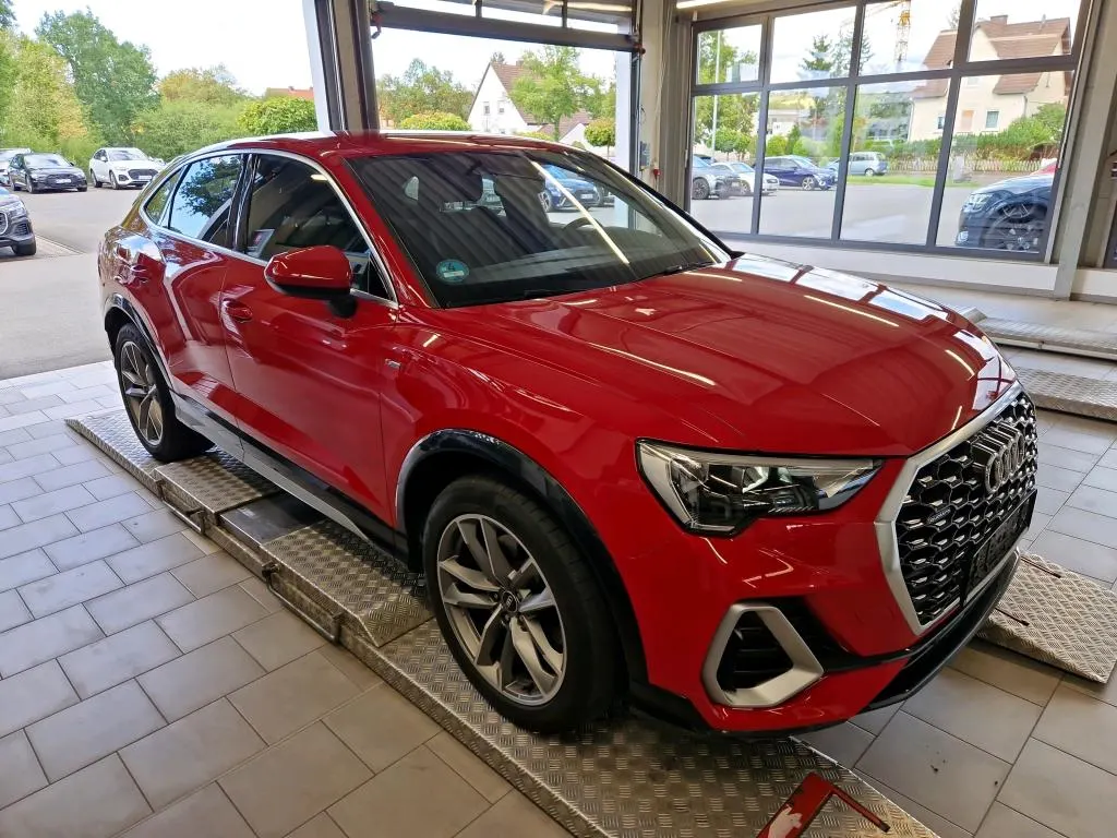Audi Q3 Sportback 40 TFSI S Line - Quattro - Petrol - Automatic - 190 hp - 52.294 km