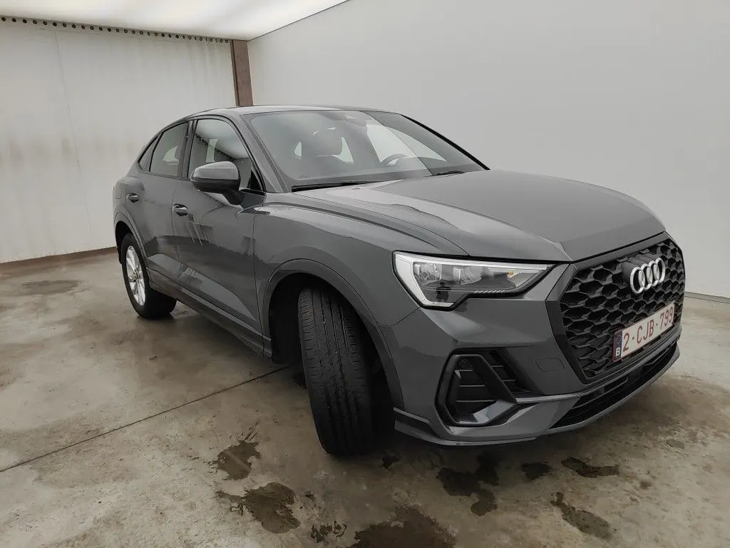 Audi Q3 Sportback 45 TFSIe Attraction - Hybrid - Automatic - 150 hp - 48.594 km