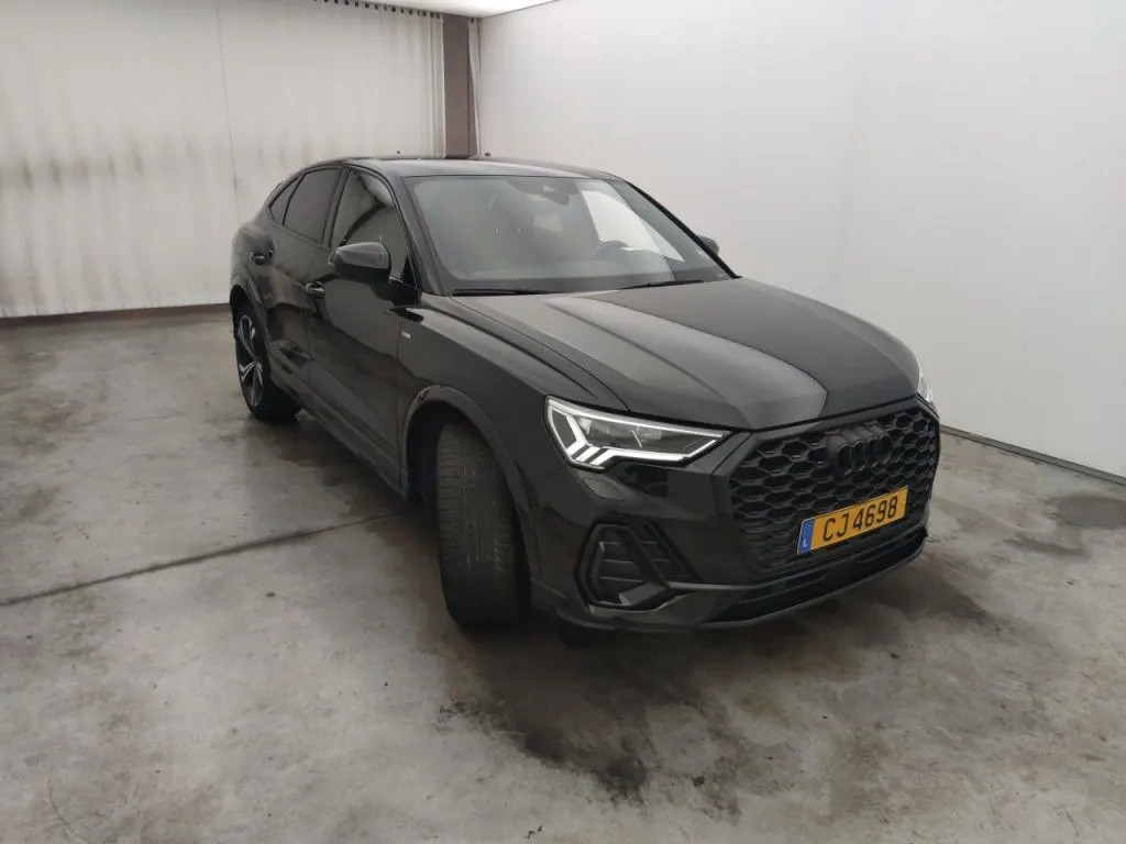 Audi Q3 Sportback 45 TFSIe S Line - Hybrid - Automatic - 150 hp - 60.099 km