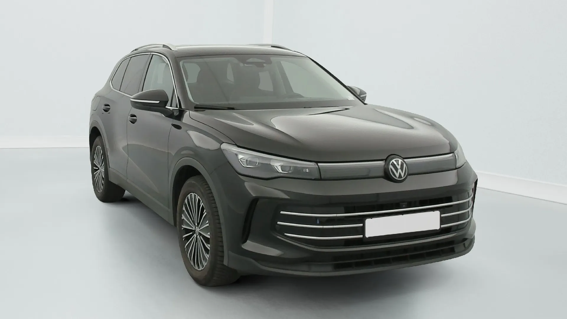 Volkswagen Tiguan 2.0 TDI Elegance - Diesel - Automatic - 150 hp - 26.238 km
