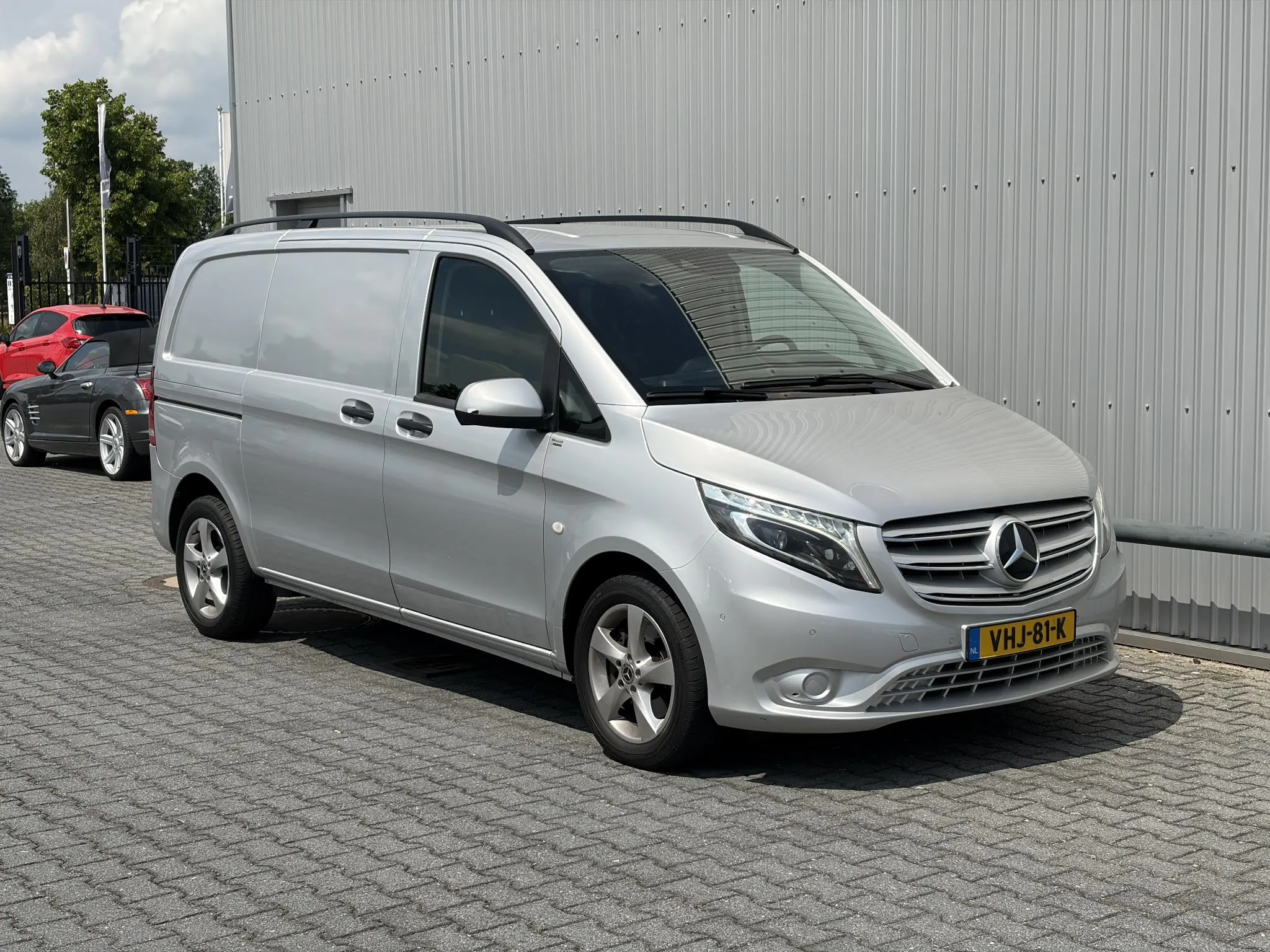 Mercedes-Benz Vito L3 119 CDI Business - Diesel - Automatic - 190 hp - 243.898 km