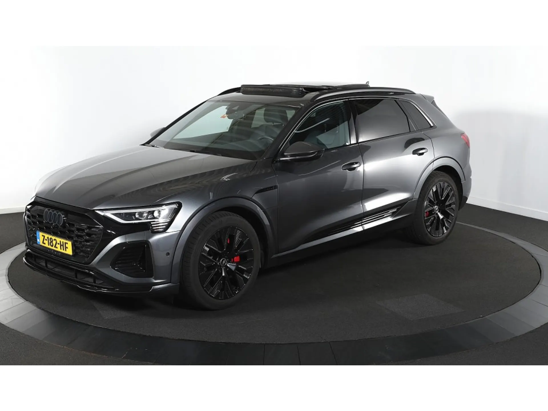 Audi Q8 55 S Edition Competition - Quattro - Electric - Automatic - 408 hp - 98.066 km