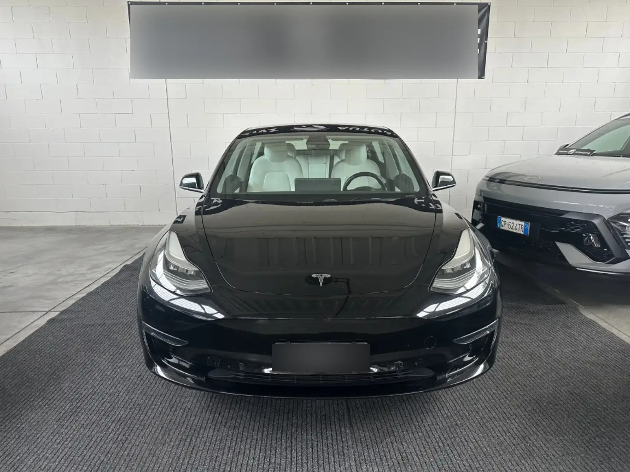 Tesla Model 3 Long Range 82 kWh - Electric - Automatic - 208 hp - 183.209 km