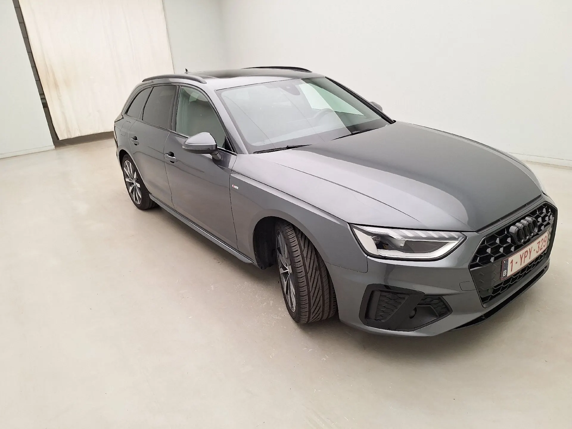 Audi A4 Avant 35 TDI S Line - Diesel - Automatic - 163 hp - 119.747 km