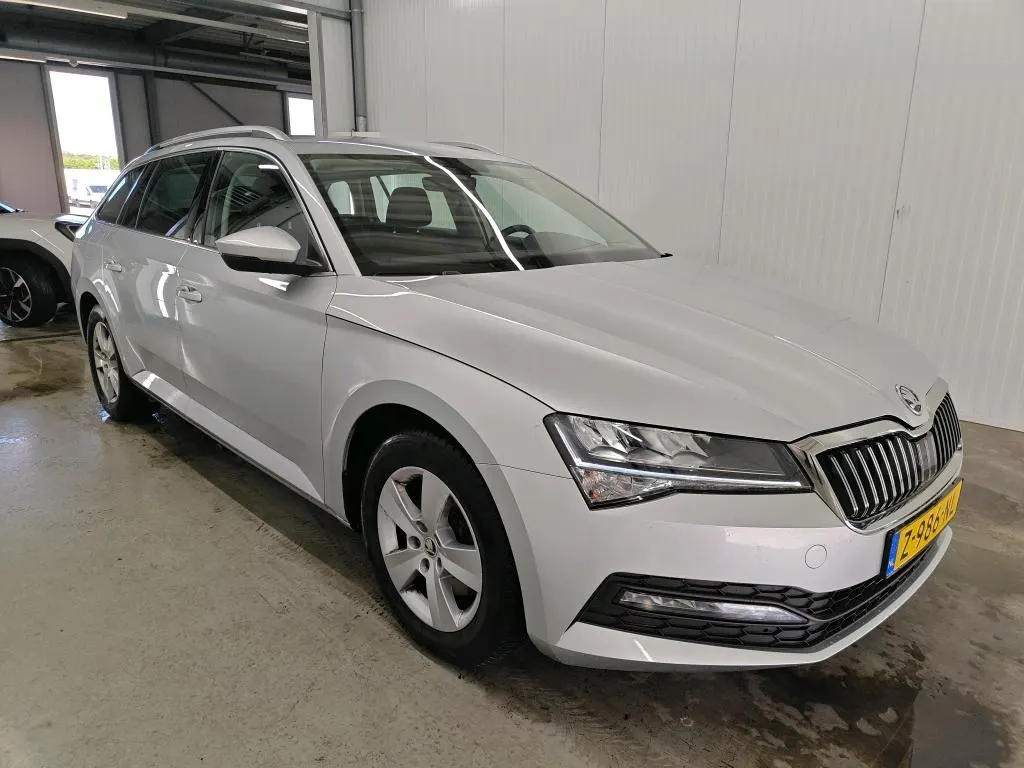 Skoda Superb Combi 1.5 TSI Business - Petrol - Automatic - 150 hp - 68.032 km
