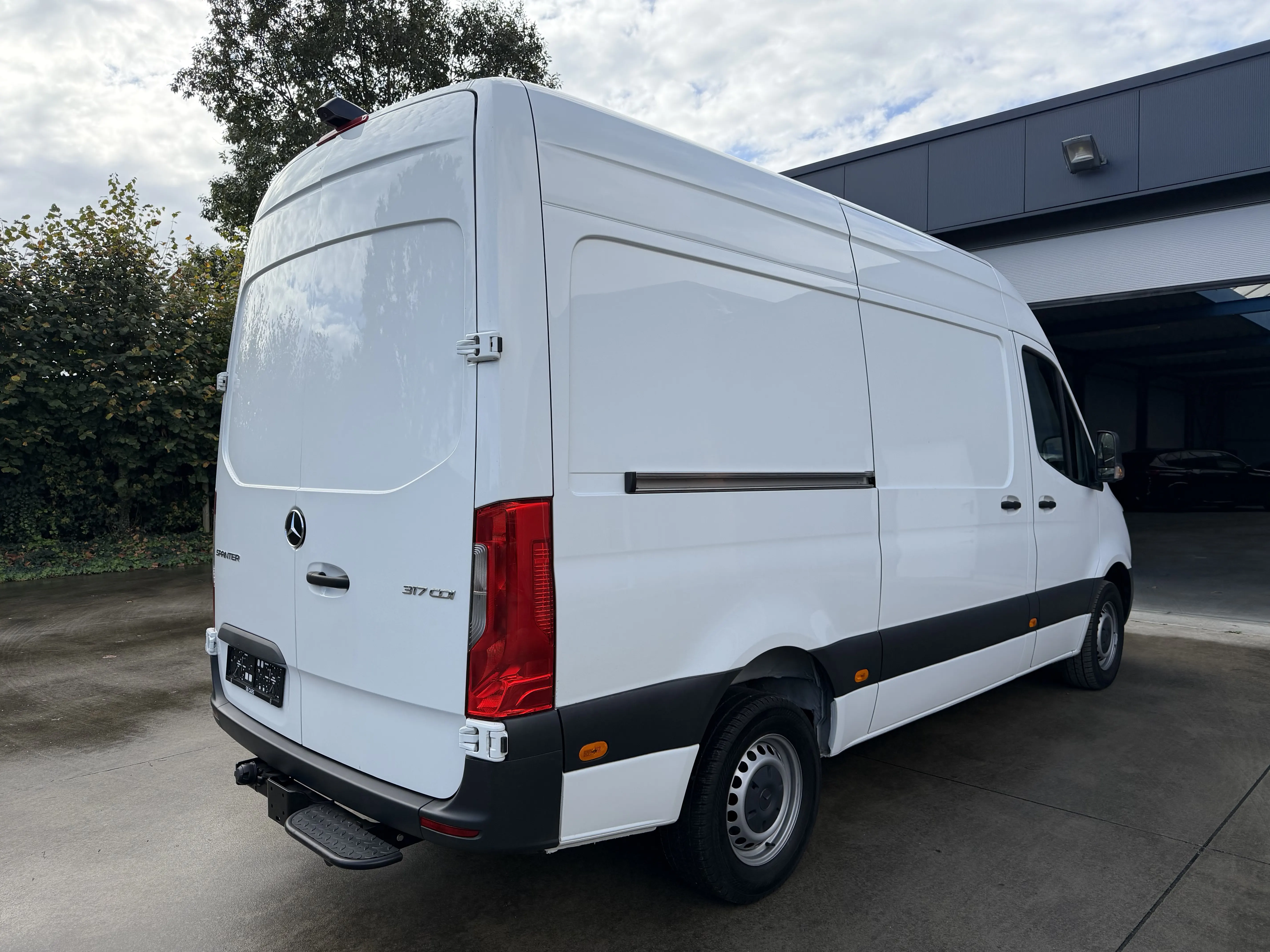 Mercedes-Benz Sprinter 317 CDI - Diesel - Automatic - 170 hp - 69.900 km