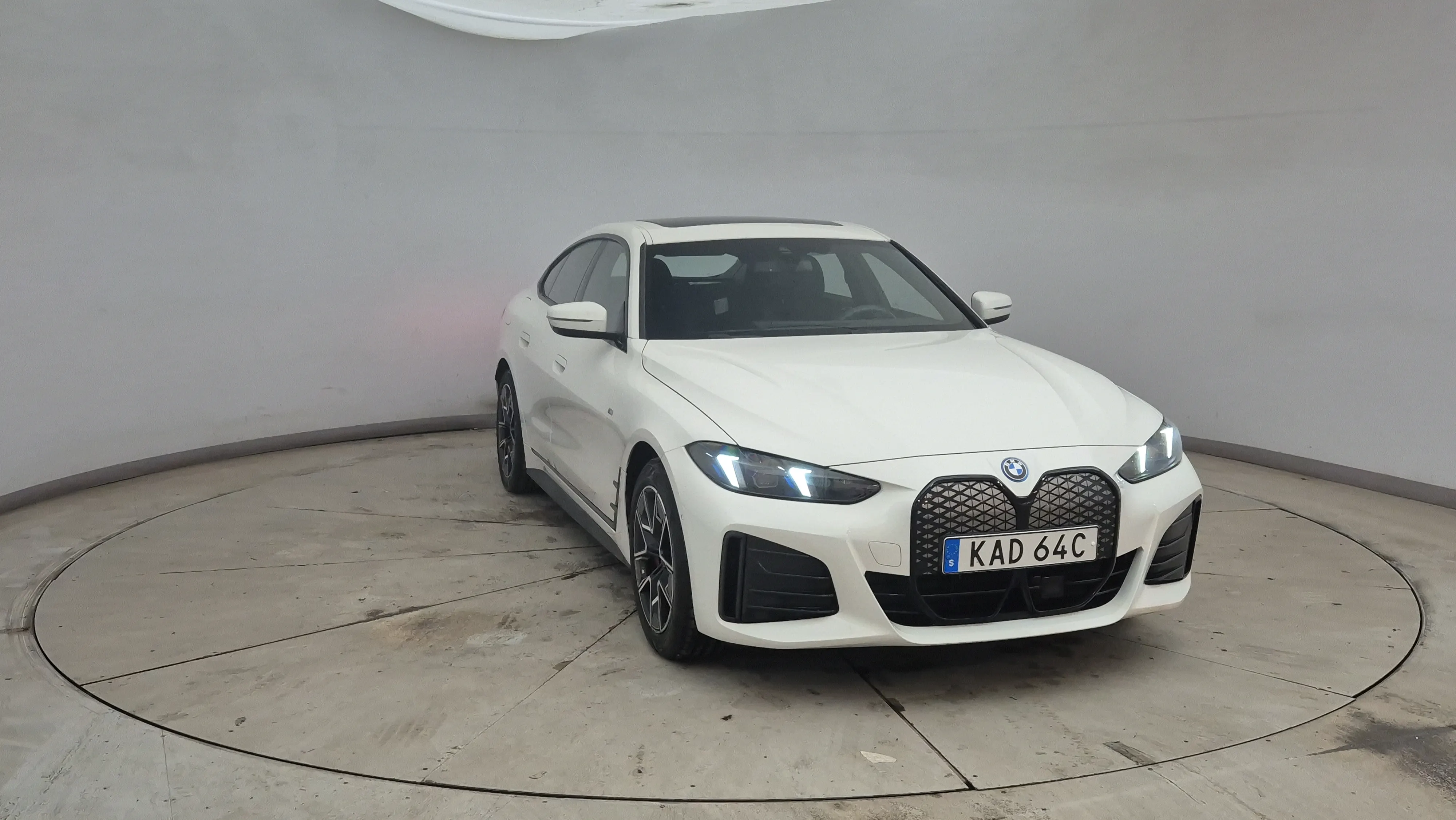 BMW i4