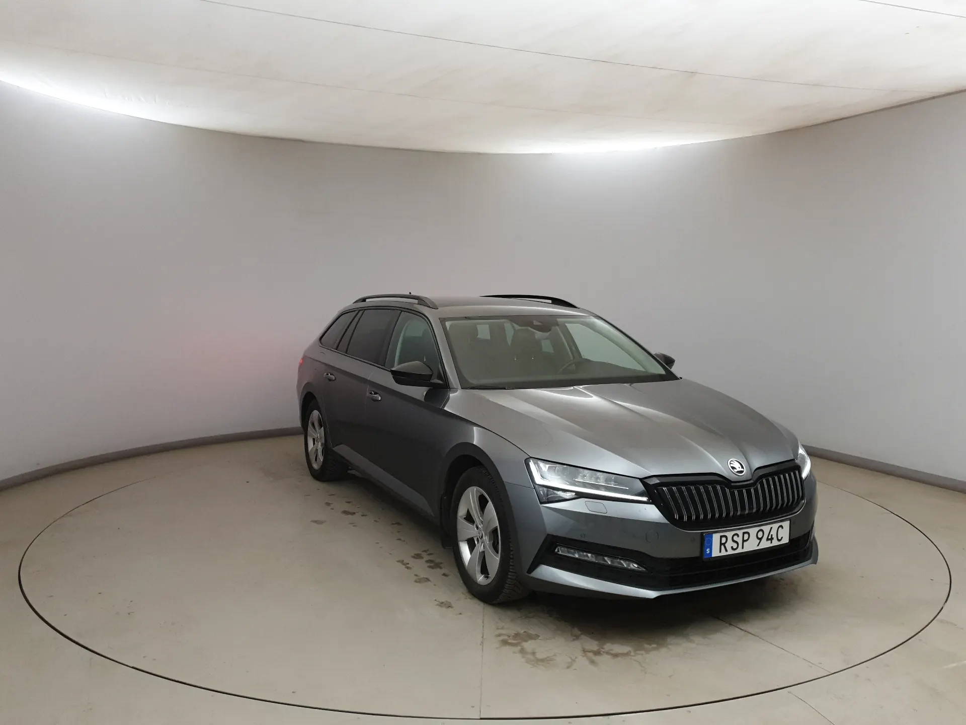 Skoda Superb Combi 1.4 TFSI Business - Hybrid - Automatic - 156 hp - 78.446 km