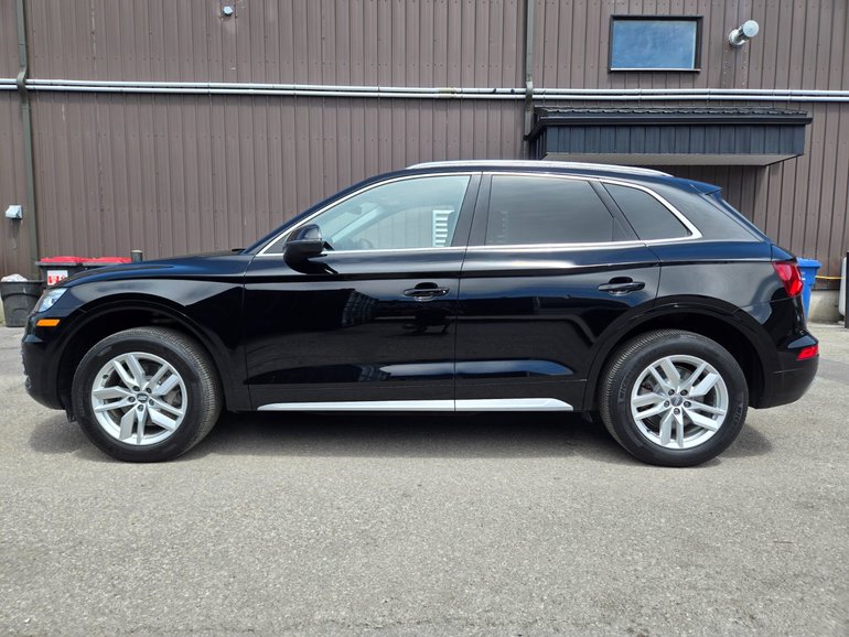 Audi 2018 Audi Q5 PREMIUM / AWD